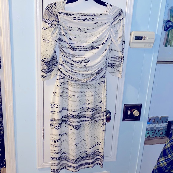 NWOT  Chiara Boni  La petite robe elegant dress Beautiful size 8 - Picture 10 of 12